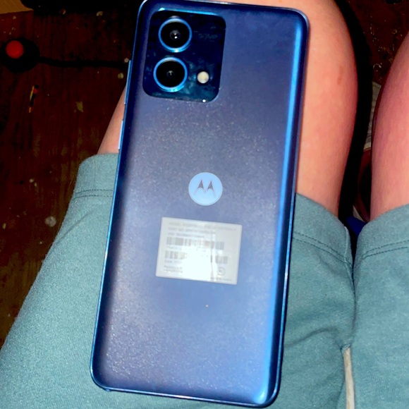 I’m selling a brand new Motorola G with stylus. Don’t have the box